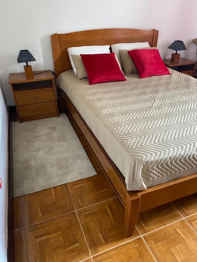 Hollywood Villa Campanário Esterno foto
