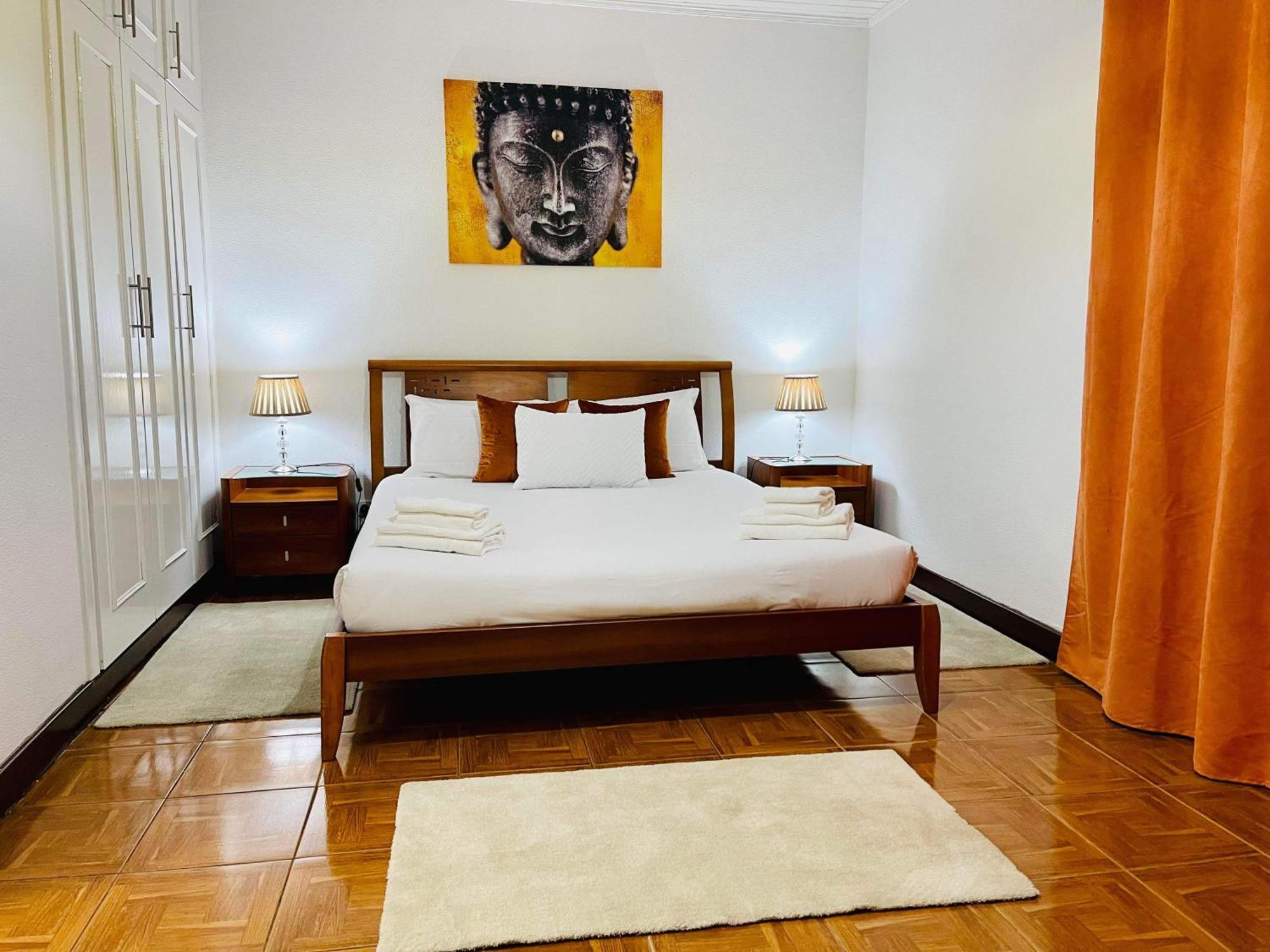 Hollywood Villa Campanário Esterno foto